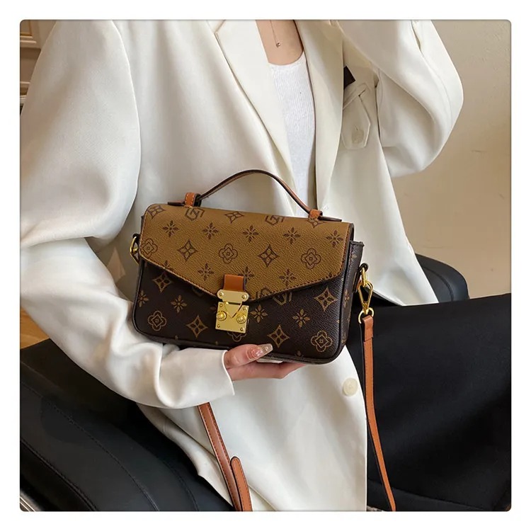 Designer bag 2025 new fashionable shoulder bag high-quality leather women's flip cover handbag multifunctional letter printed black cross shaped 
