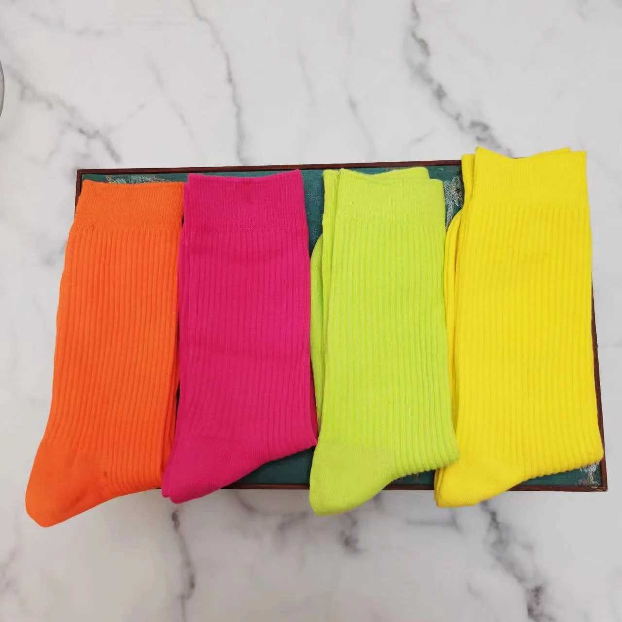 Harajuku Candy Color Men Crew Socks Street Wear Fluorescent Green Neon Yellow Sport Japanese Style Halloween Orange Pink Z250610