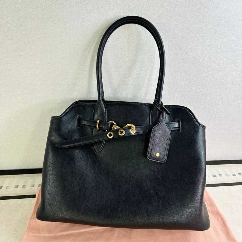 Vintage Genuine Leather Tote Bag Large Capacity Commuter Reliable Shoulder Handbag for Women Fancy Carry Ladies Bag B250618