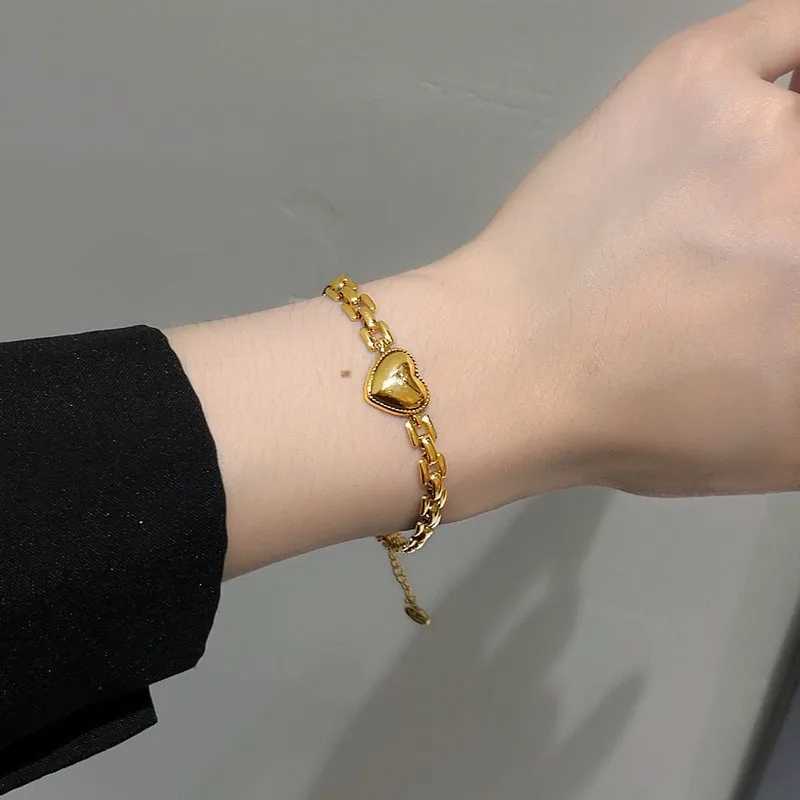 Stainless Steel Bracelet New Fine Jewelry Hip Hop Punk Watch Band Chain Heart Charm Thick Chain Bracelets for Women XJ250707