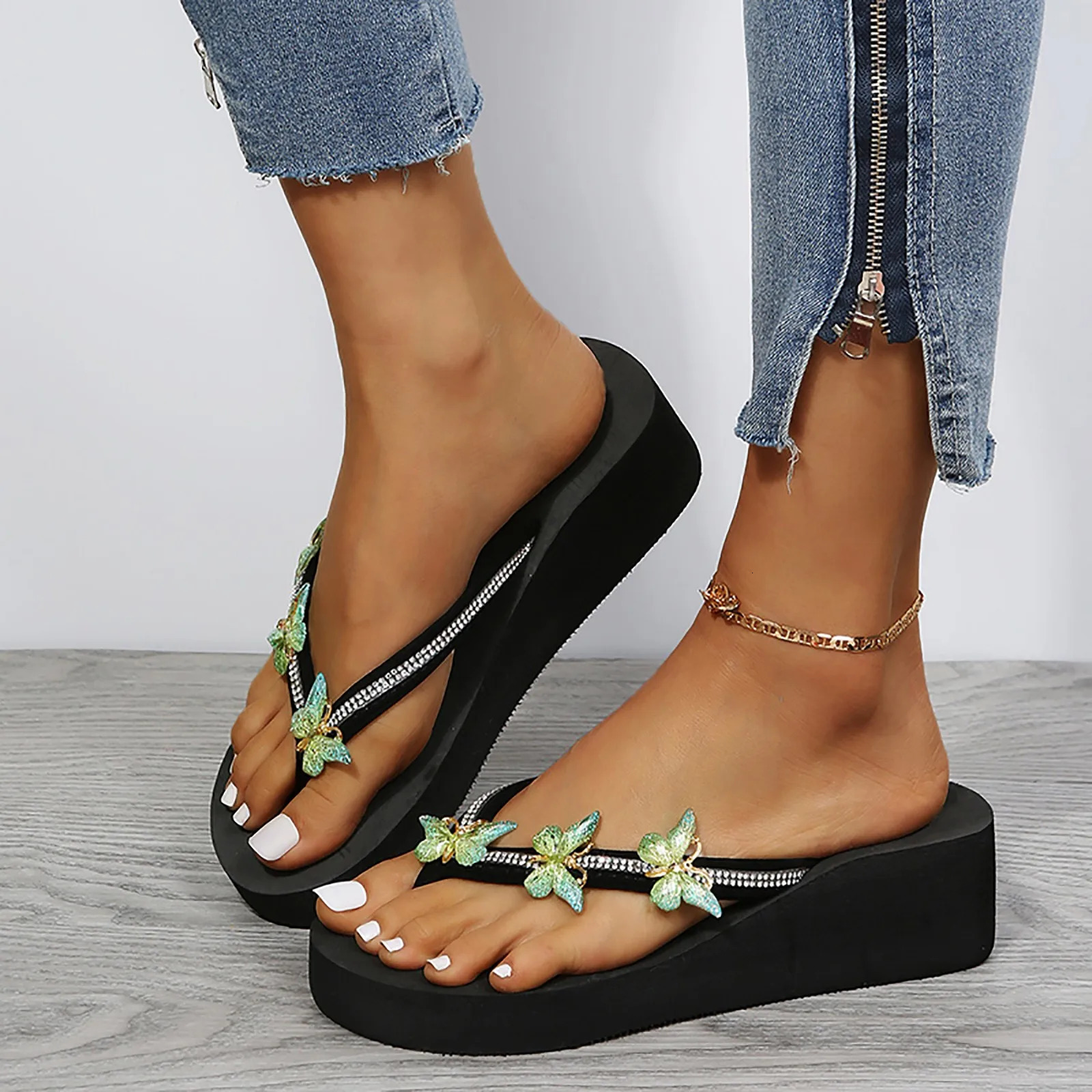Ladies Fashion Summer Flip Flops Casual Rhinestone Butterfly Sandals Women Beach Vacation Crystal Non-Slip Platform Slippers 250609