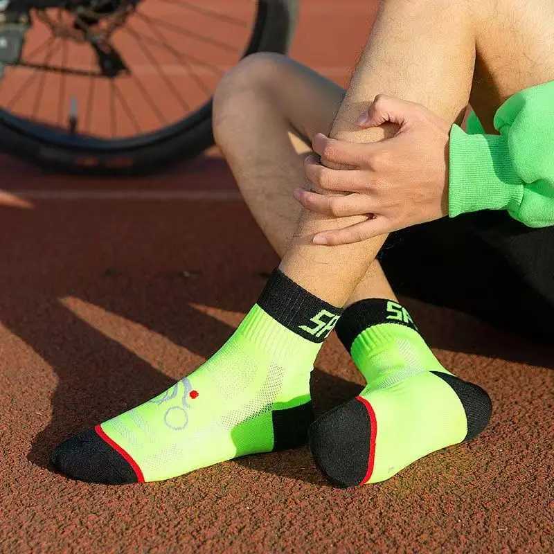High Quality Mens Socks Breathable Quick Drying Running Sweat Sports Socks Outdoor Cycling Basketball Socks 3 Pairs Men Gifts Z250610