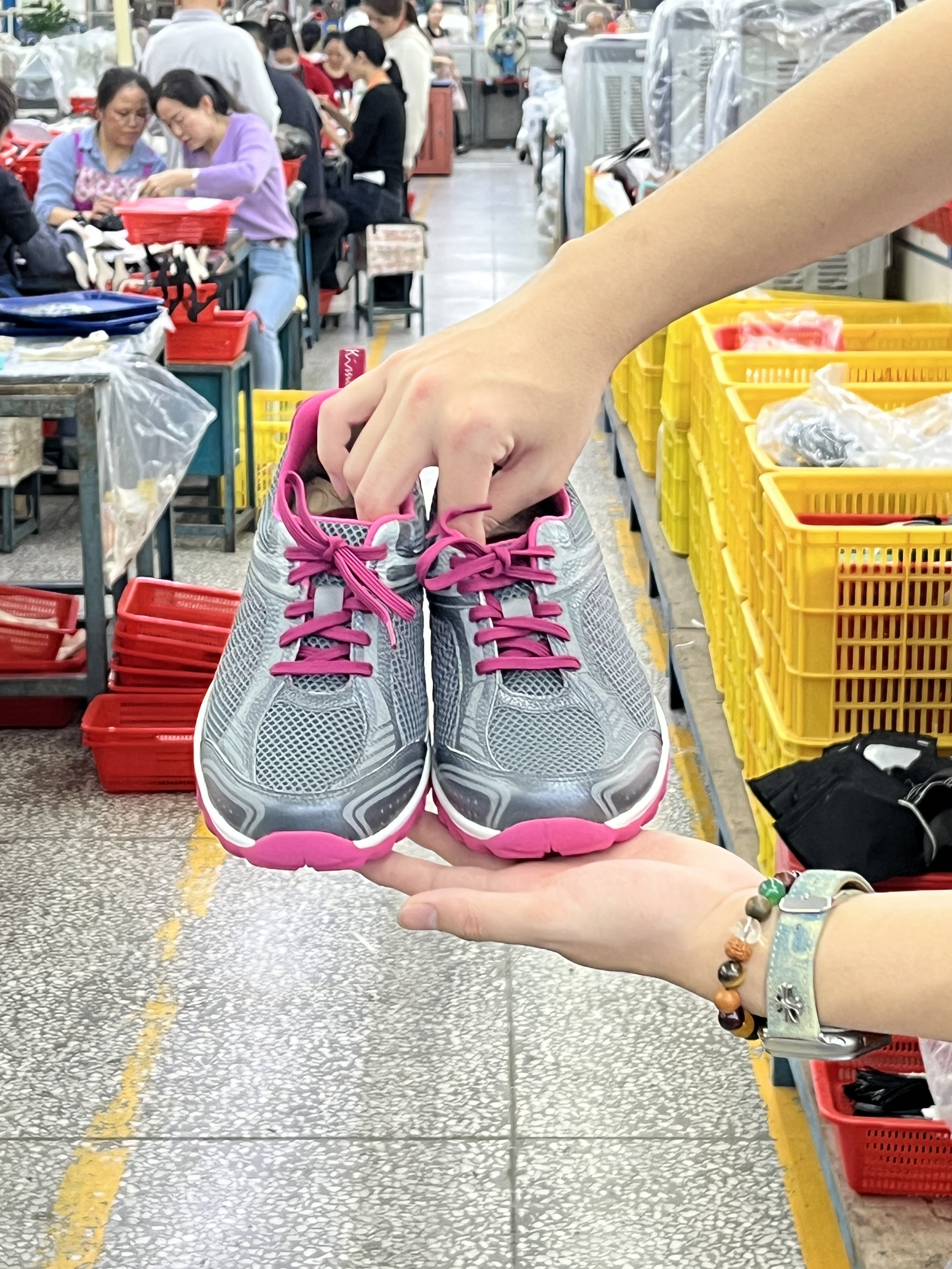 Women's Lightweight Breathable Running Shoes with Pink Accents - grey & Pink Okimoz