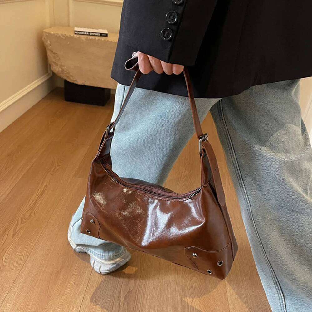 Women Retro Rivet Shoulder PU Metal Stud Handbag Large Capacity Soft Leather Armpit Ladies Work Bag