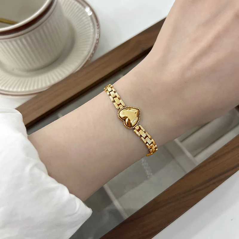 Stainless Steel Bracelet New Fine Jewelry Hip Hop Punk Watch Band Chain Heart Charm Thick Chain Bracelets for Women XJ250707