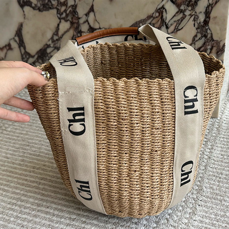 Designer Handheld The new grass woven vegetable basket suitable for the seaside