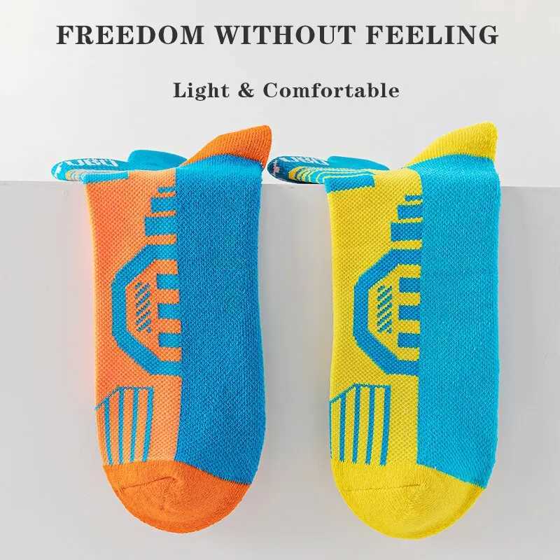 3 Pairs/Lot Men Low Cut Fitness Socks Professional Men Basketball Socks Breathable Thin Cycling Travel Socks For Men Z250610