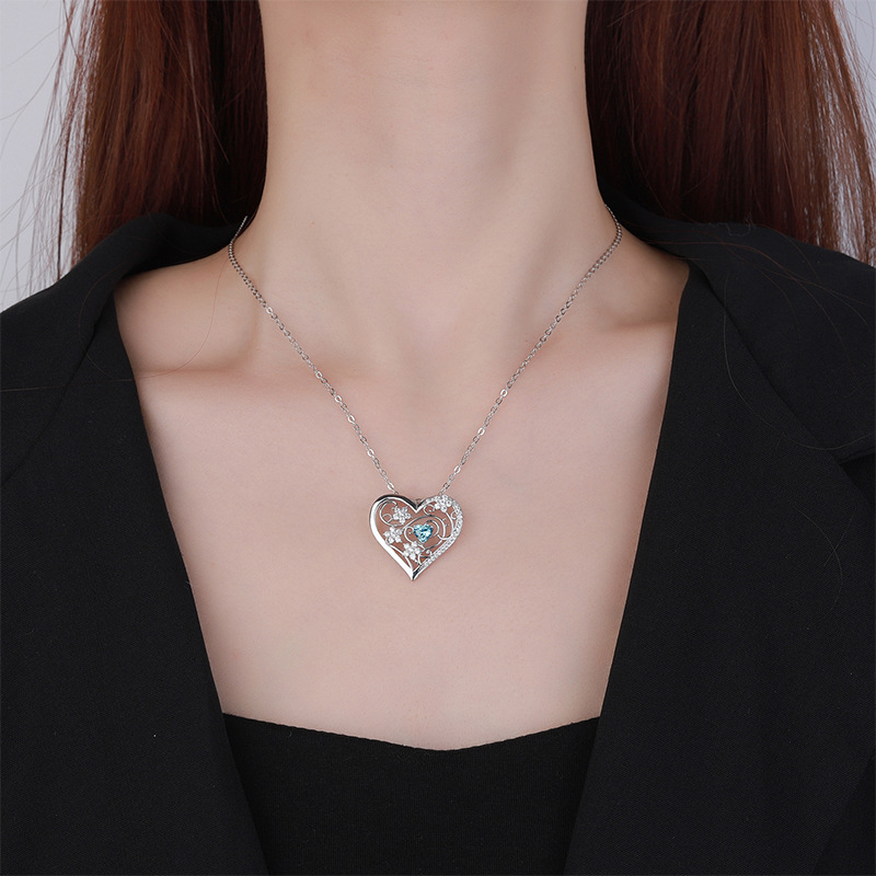 New S925 Silver Faux Aquamarine Heart-Shaped Main Stone Pendant Necklace, Hollow Design, Elegant and Fashionable, Suitable for Any Occasion