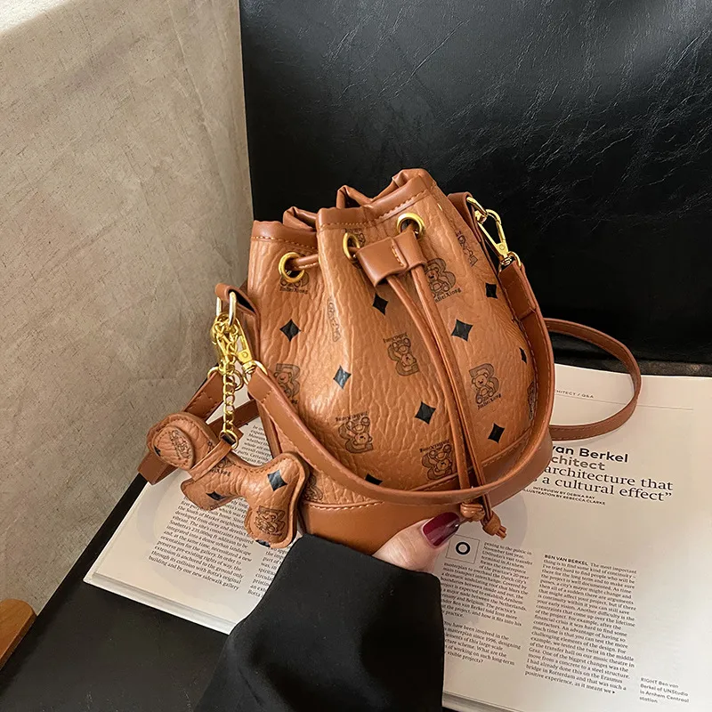 Designer Shoulder Handbag Purse Vintage Pattern Women's Crossbody High Quality Leather Bucket Brown Large Capacity Tramp Bag 10A