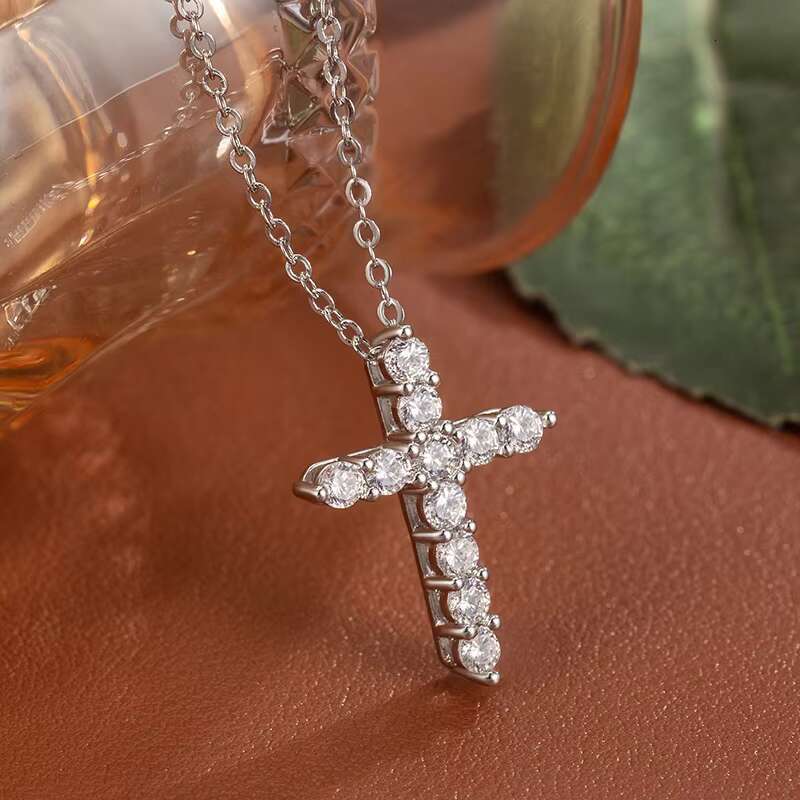 Hip Hop Design VVS Iced Cut Moissanite Diamond Cross Pendant S925 Sterling Silver Necklace For Women Men Jewelry Best Gift