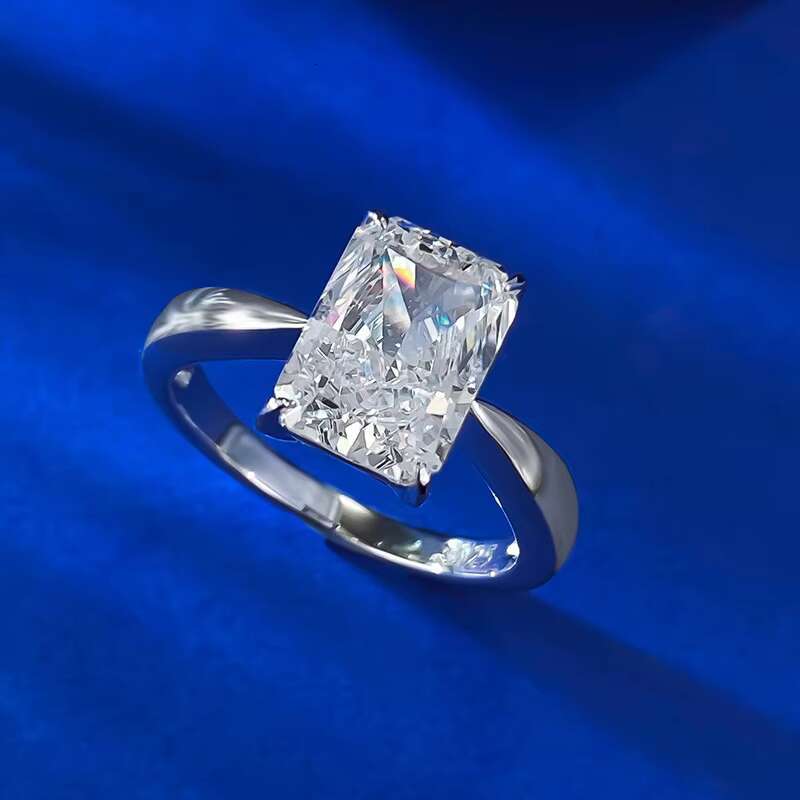 2024 New Ice Flower Cut 7 * 10 High Carbon Diamond Ring Ins Style European and American Ring Wedding Jewelry