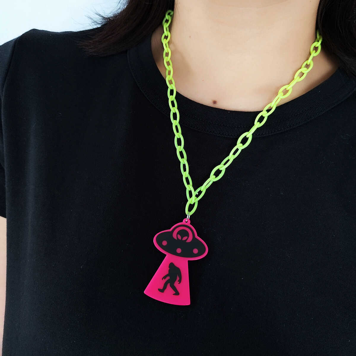 Choker 3PCS/LOT Y2K hip-hop Rock Contrast Fluorescent Alien Pendant Long sweater Chain Necklace Women's Accessories