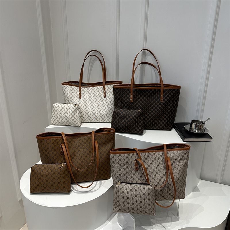 Luxury Designer Bags Fashion Tote Bag Handbags Classic Pattern Leather Chrome Summer Handbags Timeless Luxury Leather Trim Beach Bags Women Shoulder B