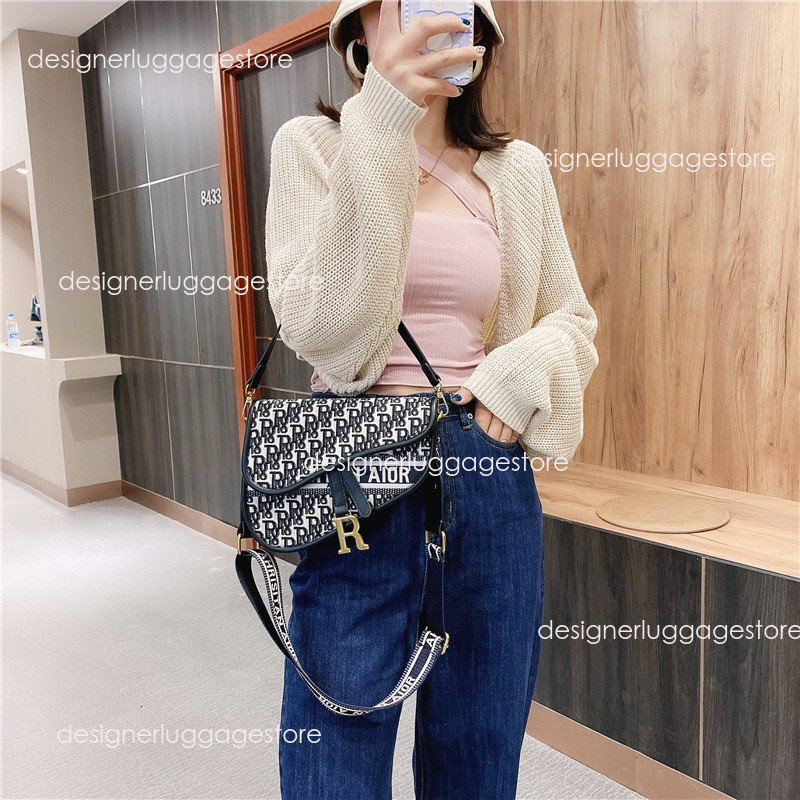 designer Foreign Trade 2025 New Vintage Embroidered Classic Saddle Bag Stylish Shoulder Bag Crossbody Handbag with Wide Strap