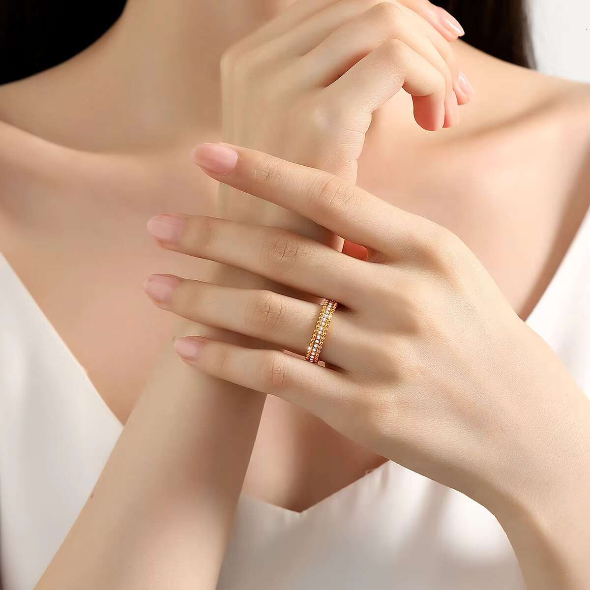 Wholesale Gold Jewelry Supplier Engagement Wedding Full Moissanite Diamond Ring Hollow 18K Gold 5D Rings Anillos De Oro 18k