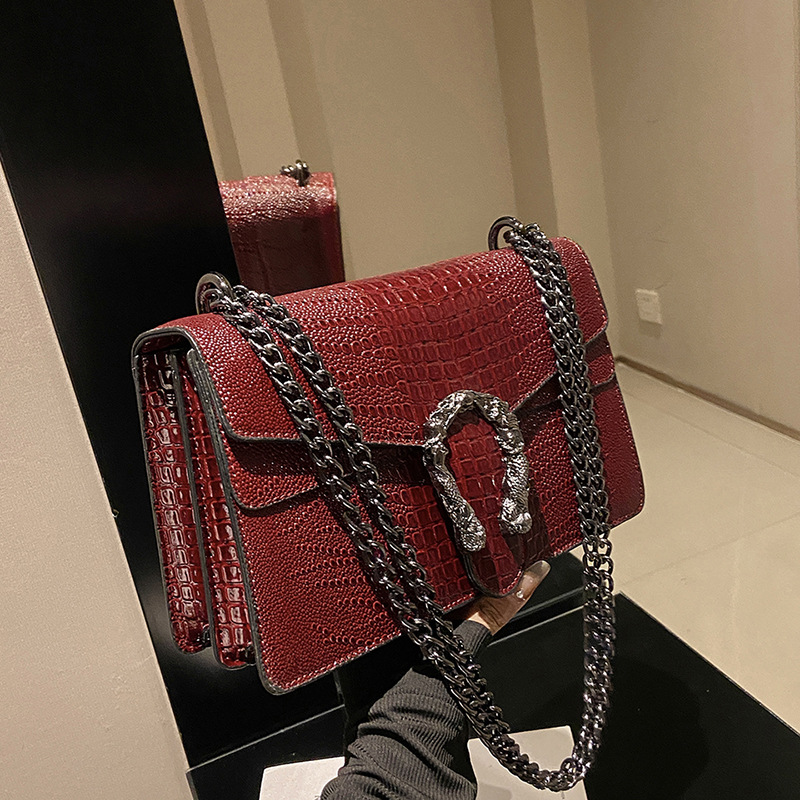 2025 hot new free shipping designer bags for womens black white red brown purple khaki New versatile and fashionable small square bag