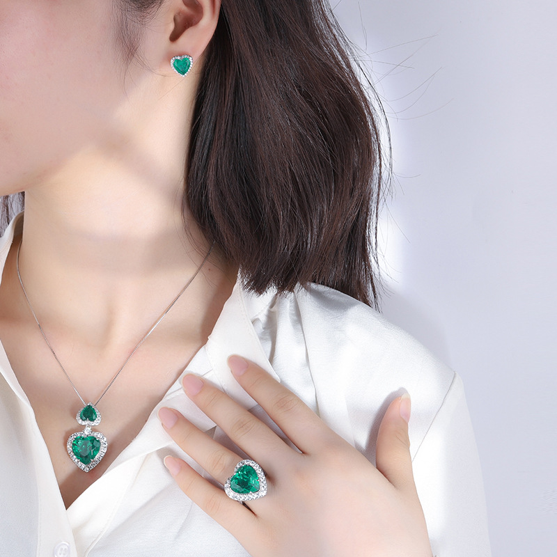 Chic Wedding Accessory: Genuine Looking High Polished Rhodium Plated Mother of Pearl Pendant Necklace