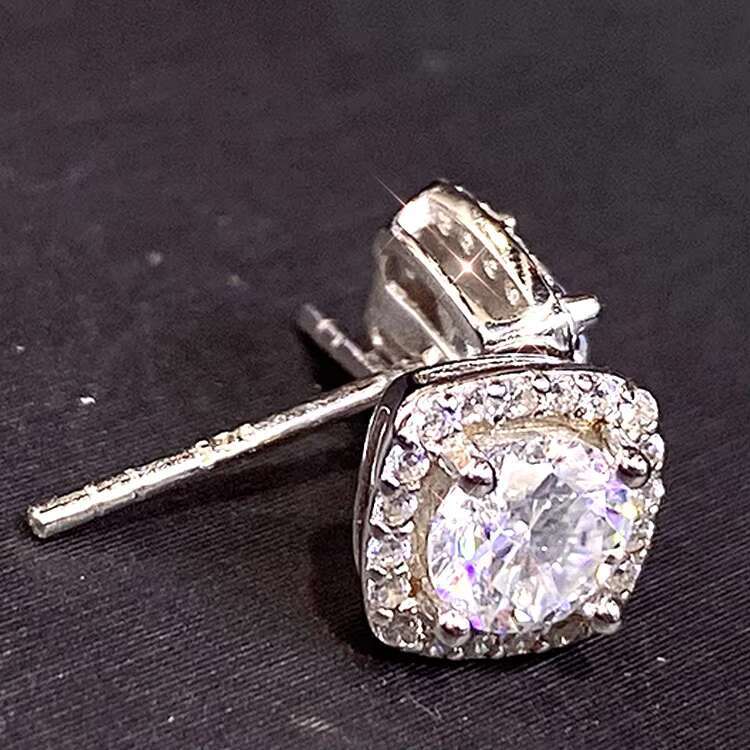 925 Silver Platinum Plated Womens Wedding Accessories Fashion Jewelry Moissanite Stud Earrings