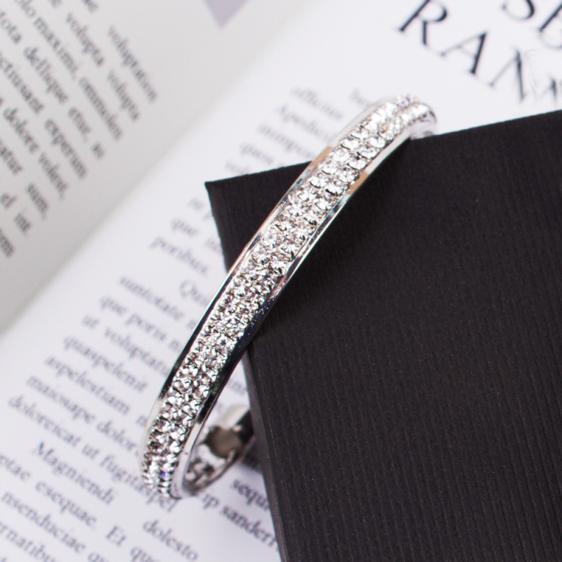 Light dia watch and bracelet two-piece set for women High-end fashion suit free shipping