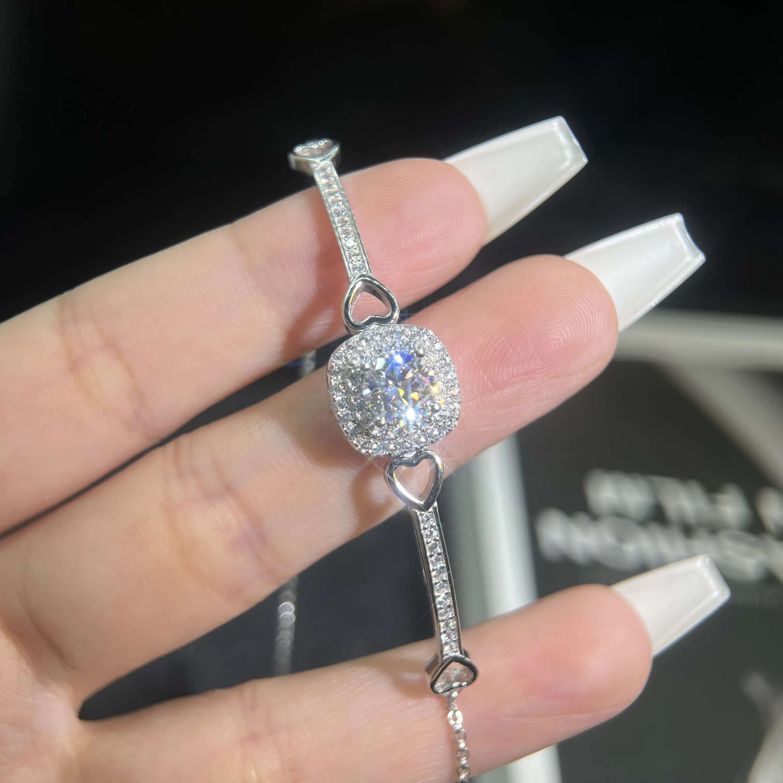 Luxury VVS 1ct Moissanite Bracelet for Women 18k White Gold Plated S925 Sterling Silver Jewelry with Gra Certificate