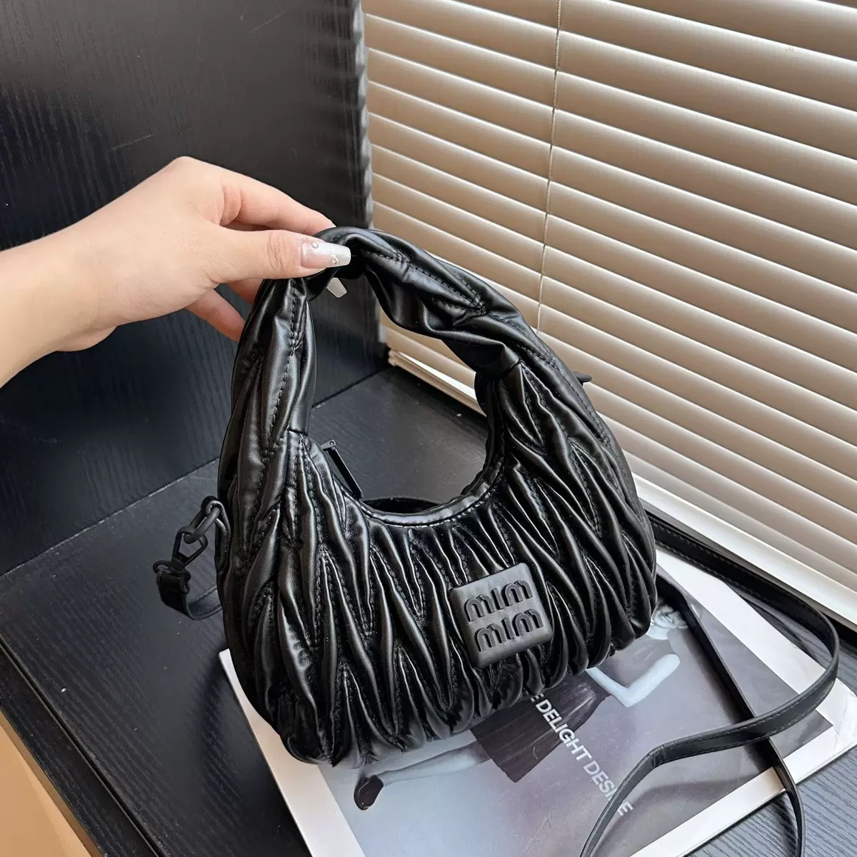 Hot Free Shipping Fashion Trend Women Dinner Bags Clutch Designer Pleated Underarm Bags Soft leather Lady Shoulder Bag Summer Ladies Dinner Bags Handb
