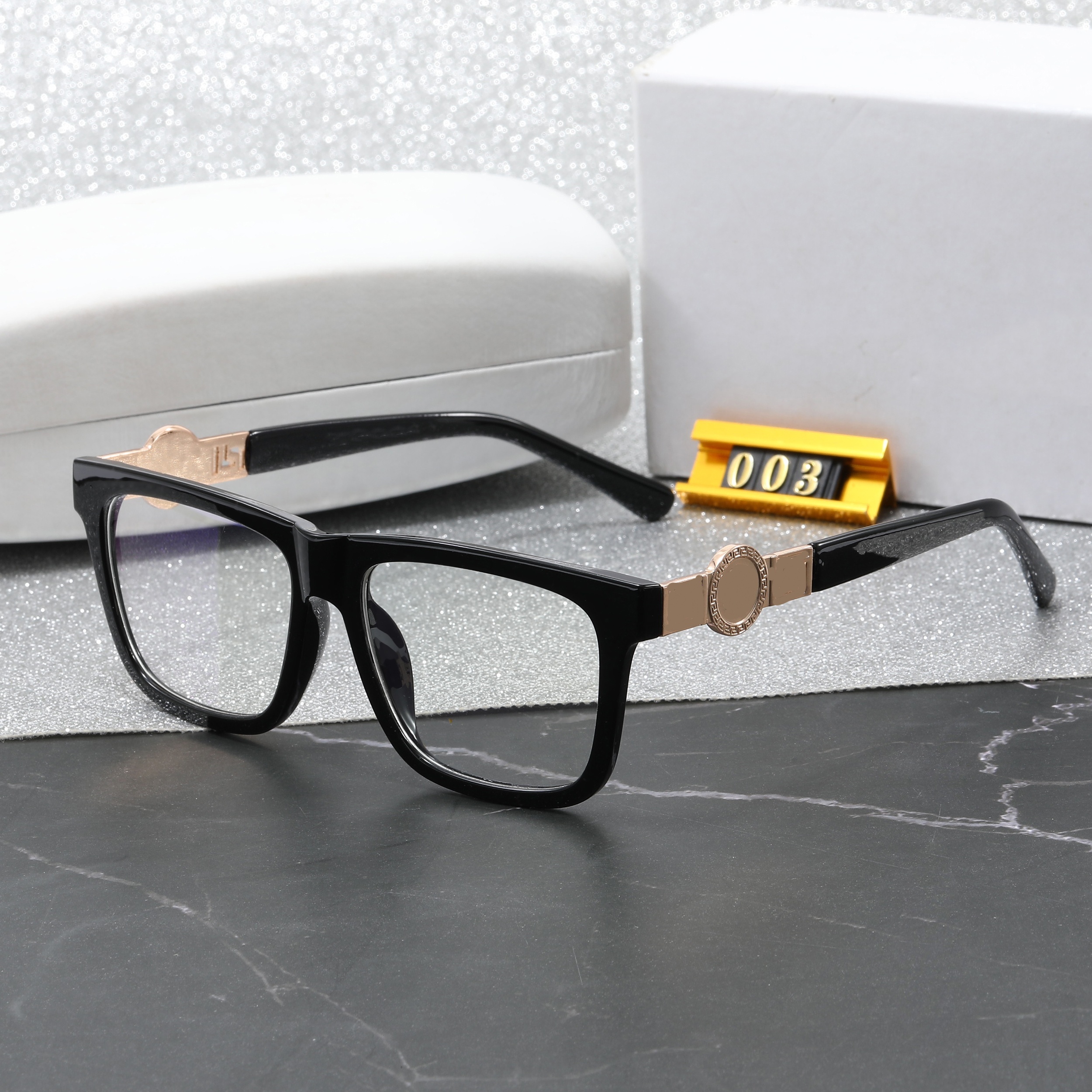 Top designer Luxury Sunglasses for women and Men Eyeglasses Outdoor Shades Big Square Frame Fashion Classic Lady Sun glasses Mirrors Quality 104