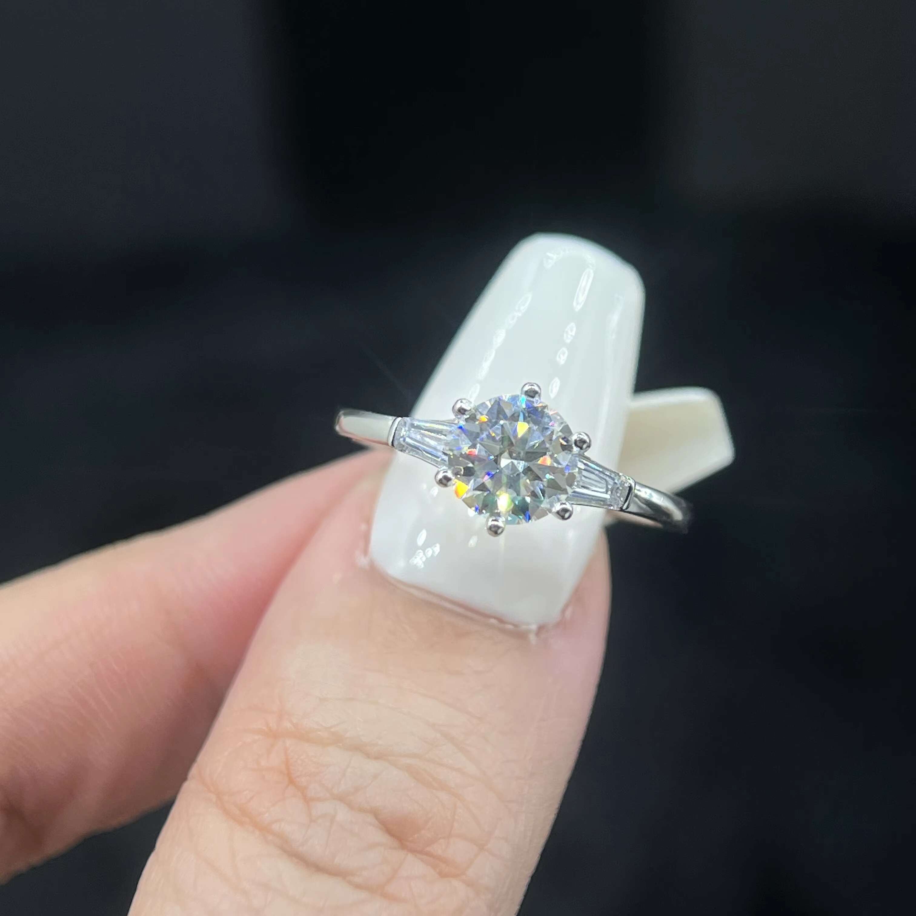 Custom Sparkling Diamond VVS 1ct 6.5mm D Color Moissanite Women Wedding Rings for Lady S925 Sterling Silver Rings Fine Jewelry