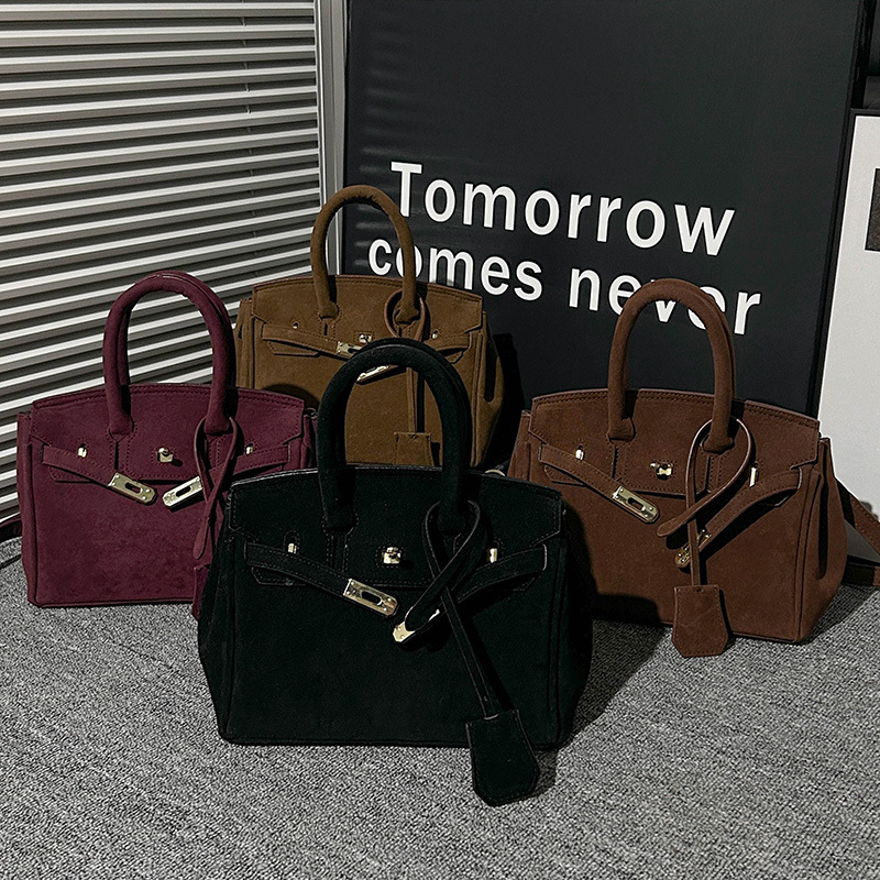 Light Luxury Retro Matte Suede Designer Handbag Women 2025 New Simple Commuter Versatile One Shoulder Messenger Bag
