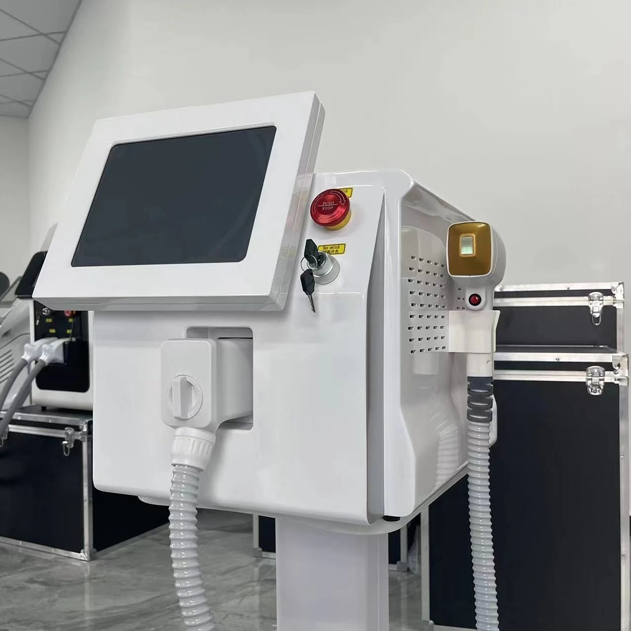 Diode Laser Hair Removal Machine 3 Wavelength 755 808 1064nm Ice Cooling for Face Body Permanent Painless Women Men
