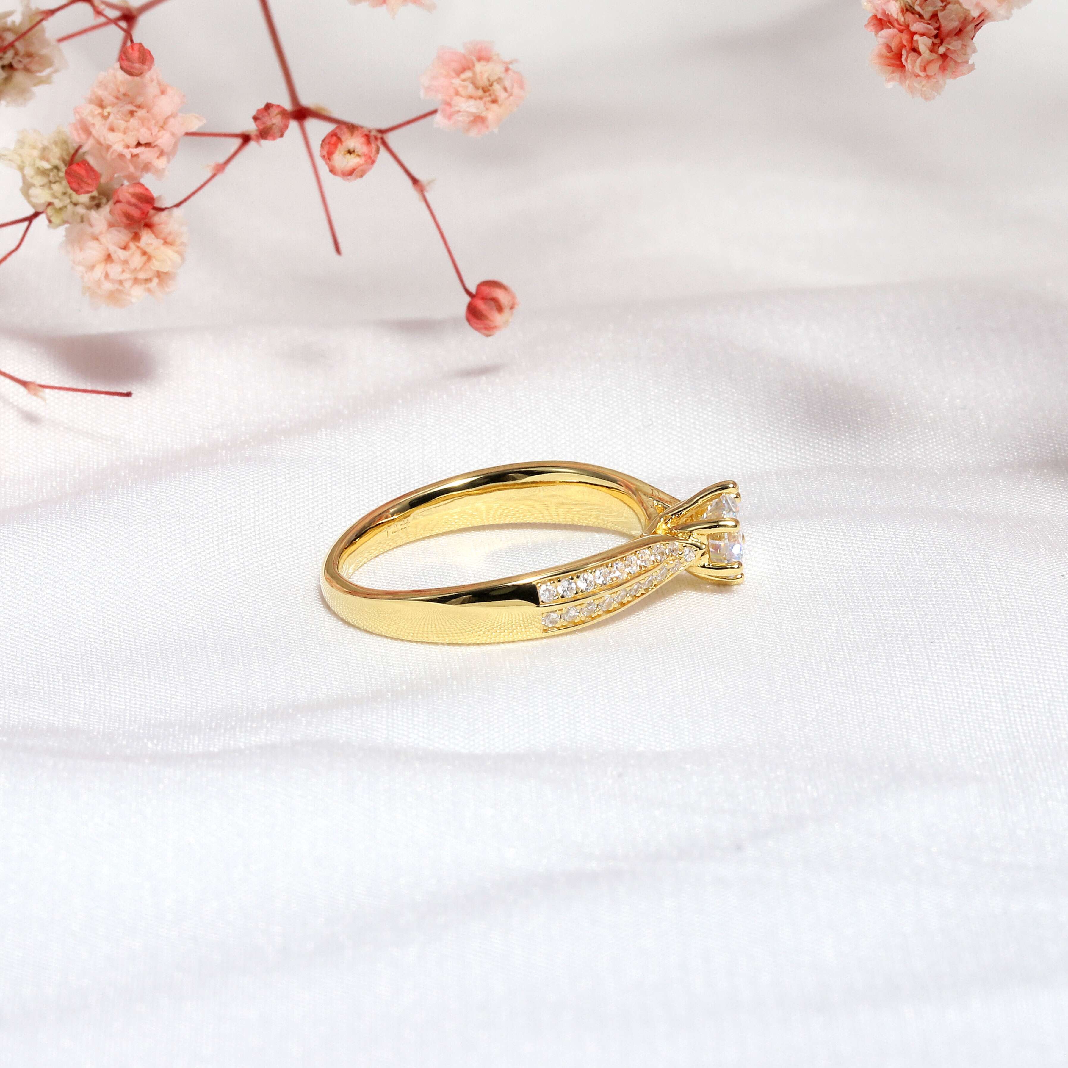 M06B Abiding Gra Certified 925 Silver Main Stone 0.5 CT Moissanite Diamond Ring Jewelry for Wedding