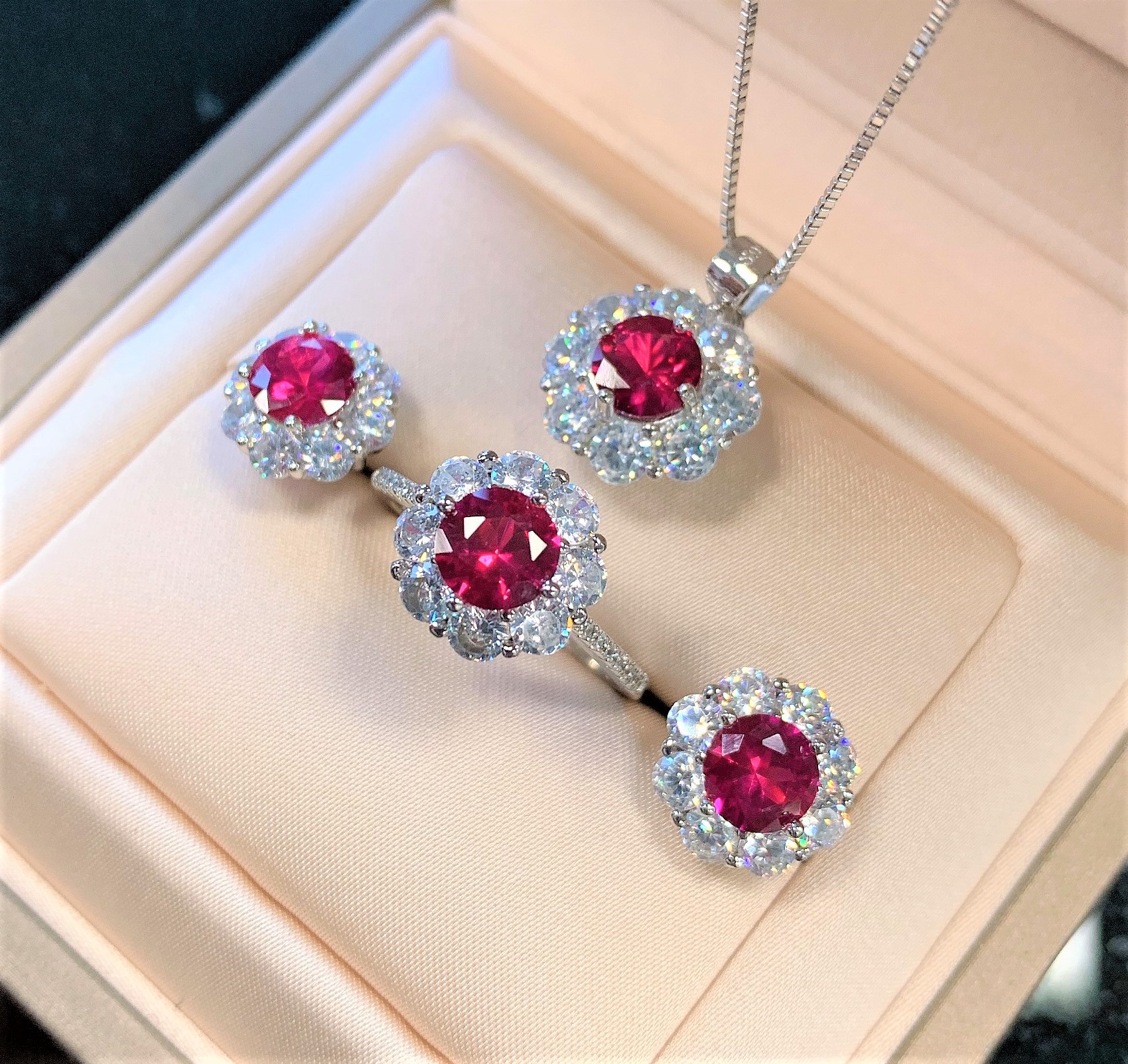 S925 Silver Vintage Faux Ruby Solitaire Ring, Earrings, and Pendant Set, 7mm Ruby Jewelry, Perfect for Weddings and Special Occasions, Elegant Classic