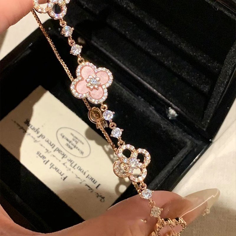 Sweet Cherry Blossoms Vintage Pink Fritillaria Four Leaf Clover Bracelet Micro inlaid Zircon Hollow, High End, Light Handpiece with gift box