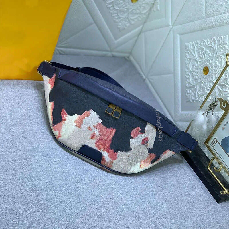 New mens chest bag luxury designer waist bag fashion zipper portable crossbody purse Leather shoulder wallet belt bags fanny pack travel bag messenger bag