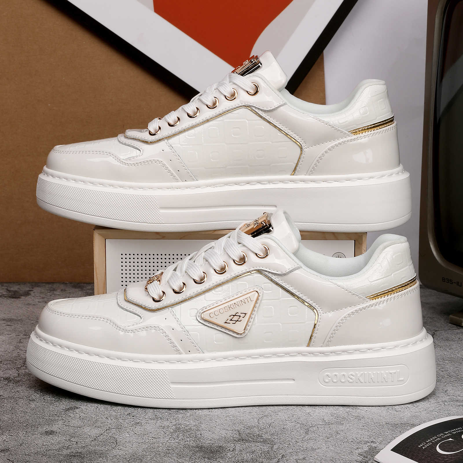 Casual Shoes Luxury Sports Shoes Brand Fashion Mens and Womens Shoes Retro Leather Shoes Low Top Sports Shoes Sports Shoes