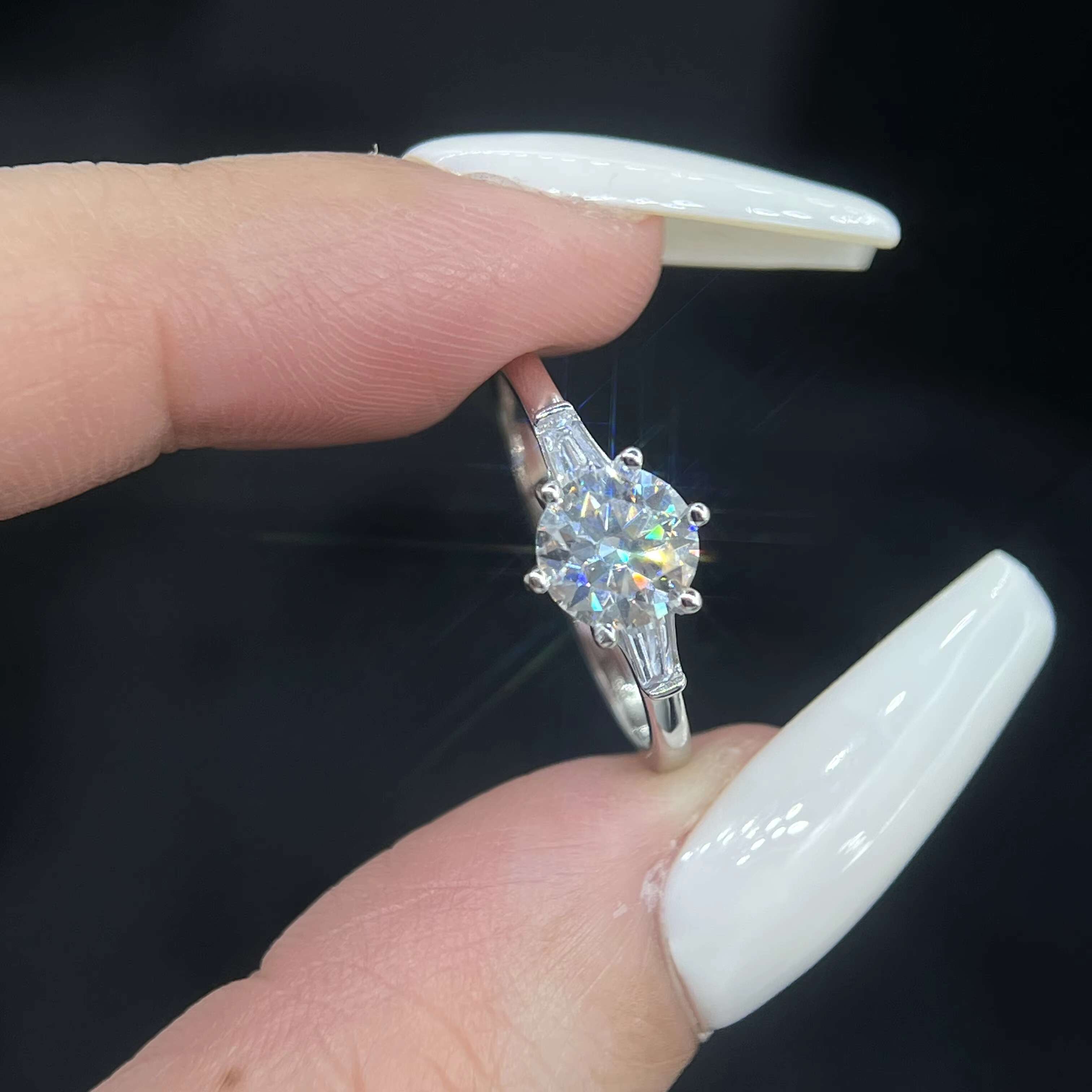 Custom Sparkling Diamond VVS 1ct 6.5mm D Color Moissanite Women Wedding Rings for Lady S925 Sterling Silver Rings Fine Jewelry