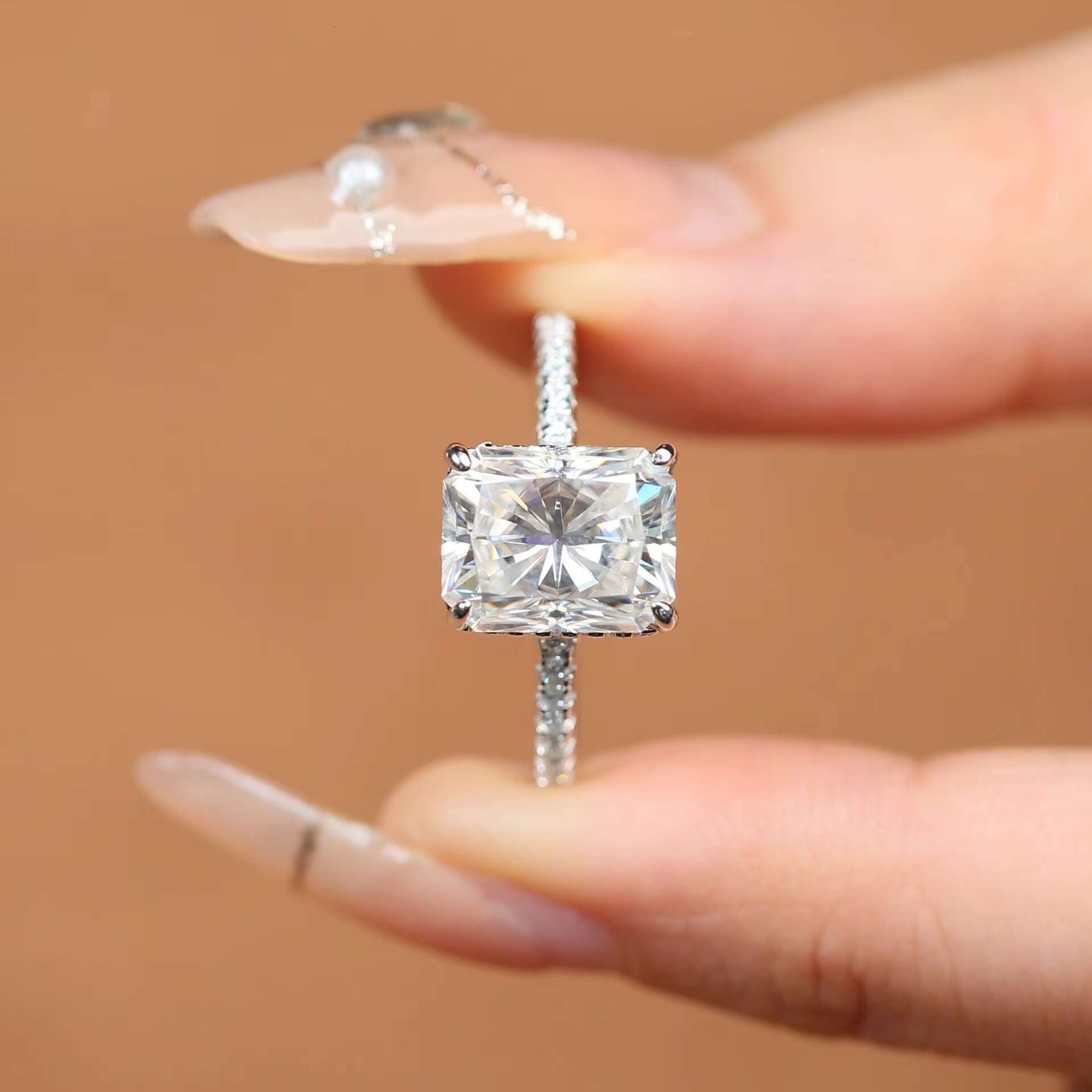 Wholesale 925 Sterling Silver Moissanite Engagement Rings Rectangular 4 Ct 8*10 Radiant Moissanite Ring for Women Jewelry