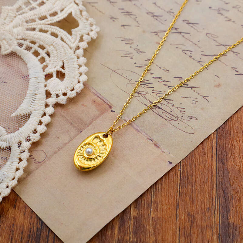 New Niche Gold Oval Trendy Jewelry Non-Fading Zircon Pendant Necklace for Women Clavicle Chain