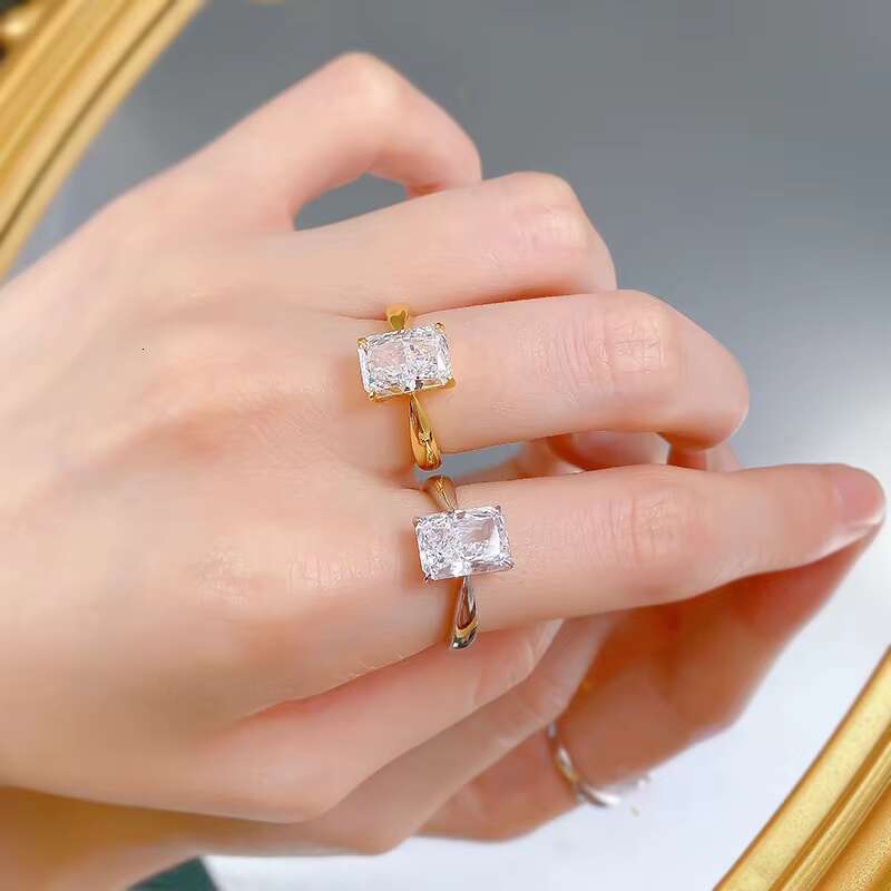 2024 New Ice Flower Cut 7 * 10 High Carbon Diamond Ring Ins Style European and American Ring Wedding Jewelry