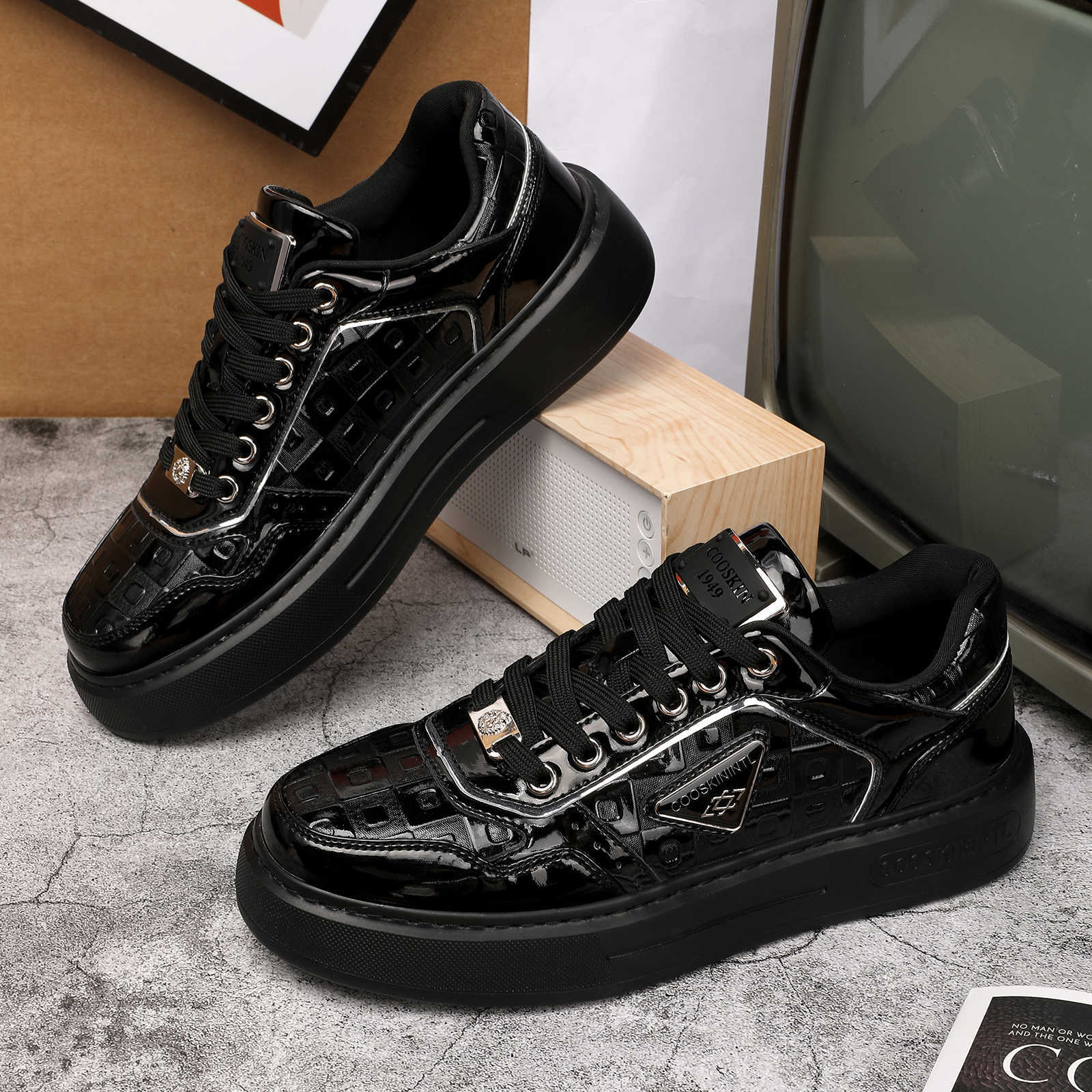 Casual Shoes Luxury Sports Shoes Brand Fashion Mens and Womens Shoes Retro Leather Shoes Low Top Sports Shoes Sports Shoes