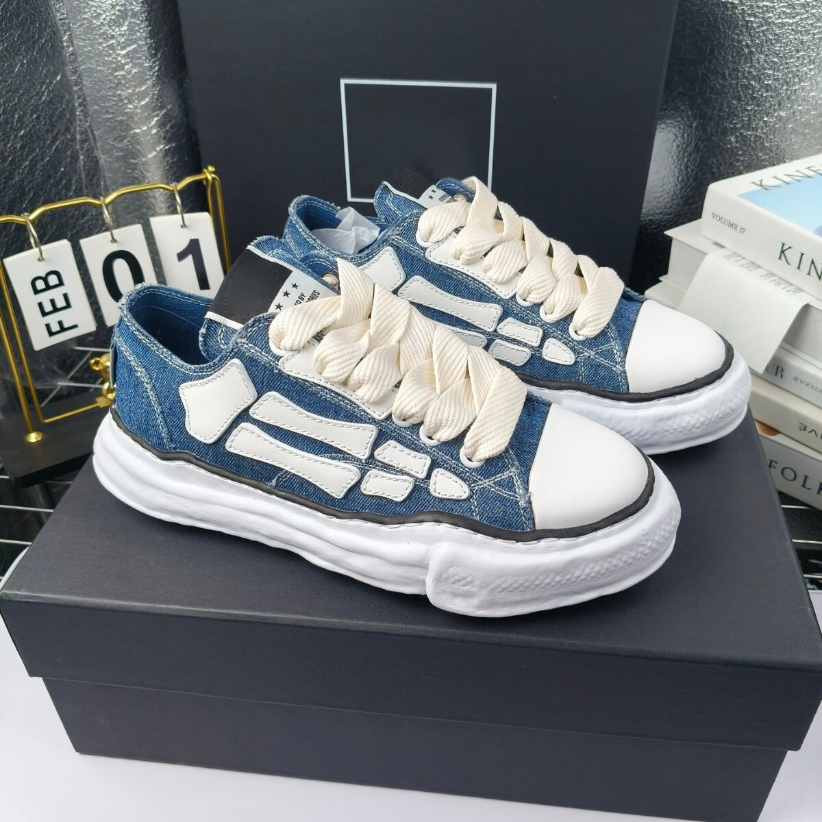 Trendy Sports Thick Soled Dissolving Couple Style Bone Height Increasing Casual Canvas Board Designer Luxury Shoes