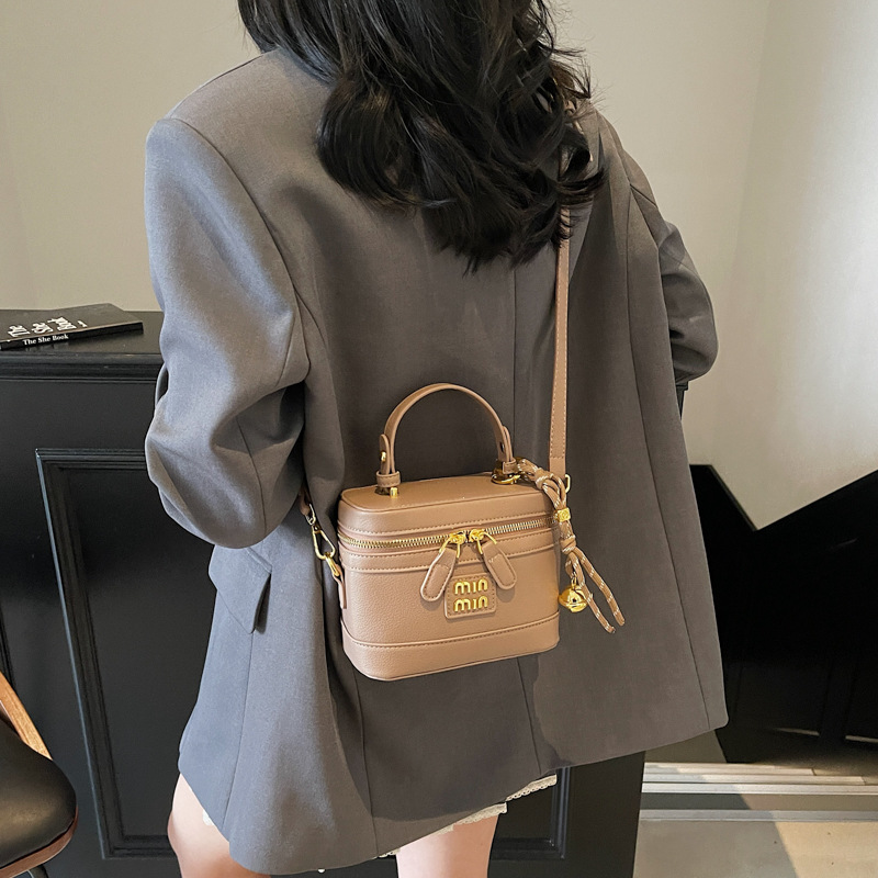 Designer 2025 Shoulder Bag fashionable Portable mini bag crossbody Underarm bag Luxury classical Handbag Fashion Bag messenger mini bag 000