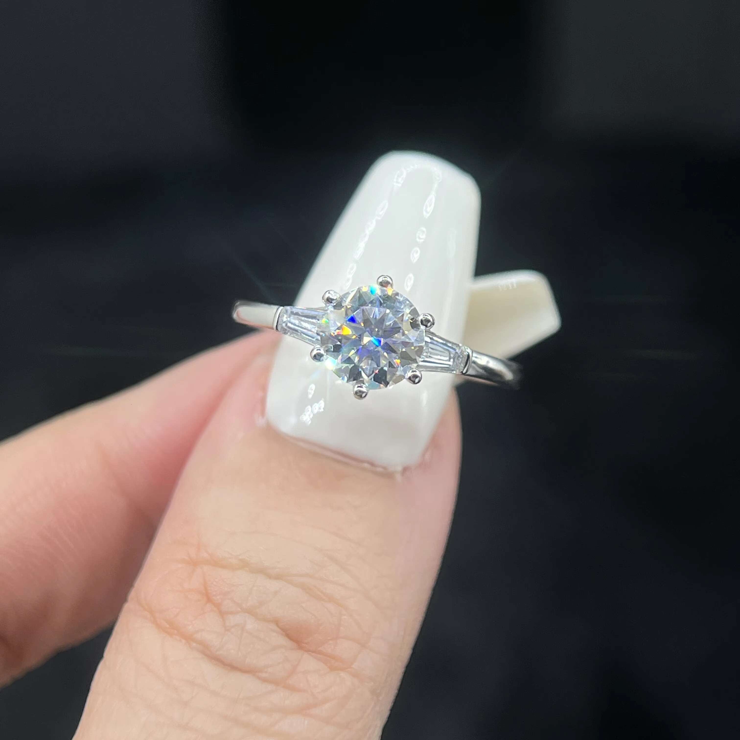 Custom Sparkling Diamond VVS 1ct 6.5mm D Color Moissanite Women Wedding Rings for Lady S925 Sterling Silver Rings Fine Jewelry