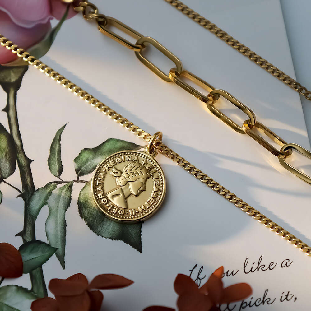 French Three-Layer Double-Sided Portrait Pendant Clavicle Chain for Women Ins Style High-End Titanium Steel Necklace