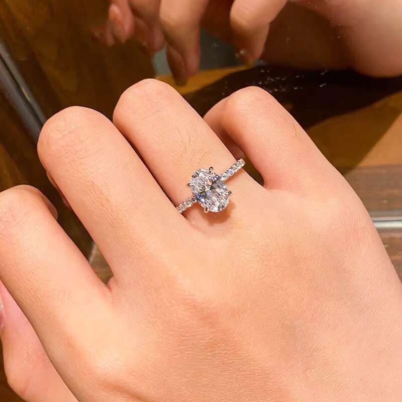 S925 Silver Four-claw Oval Mosang Barren Woman Wedding Ring