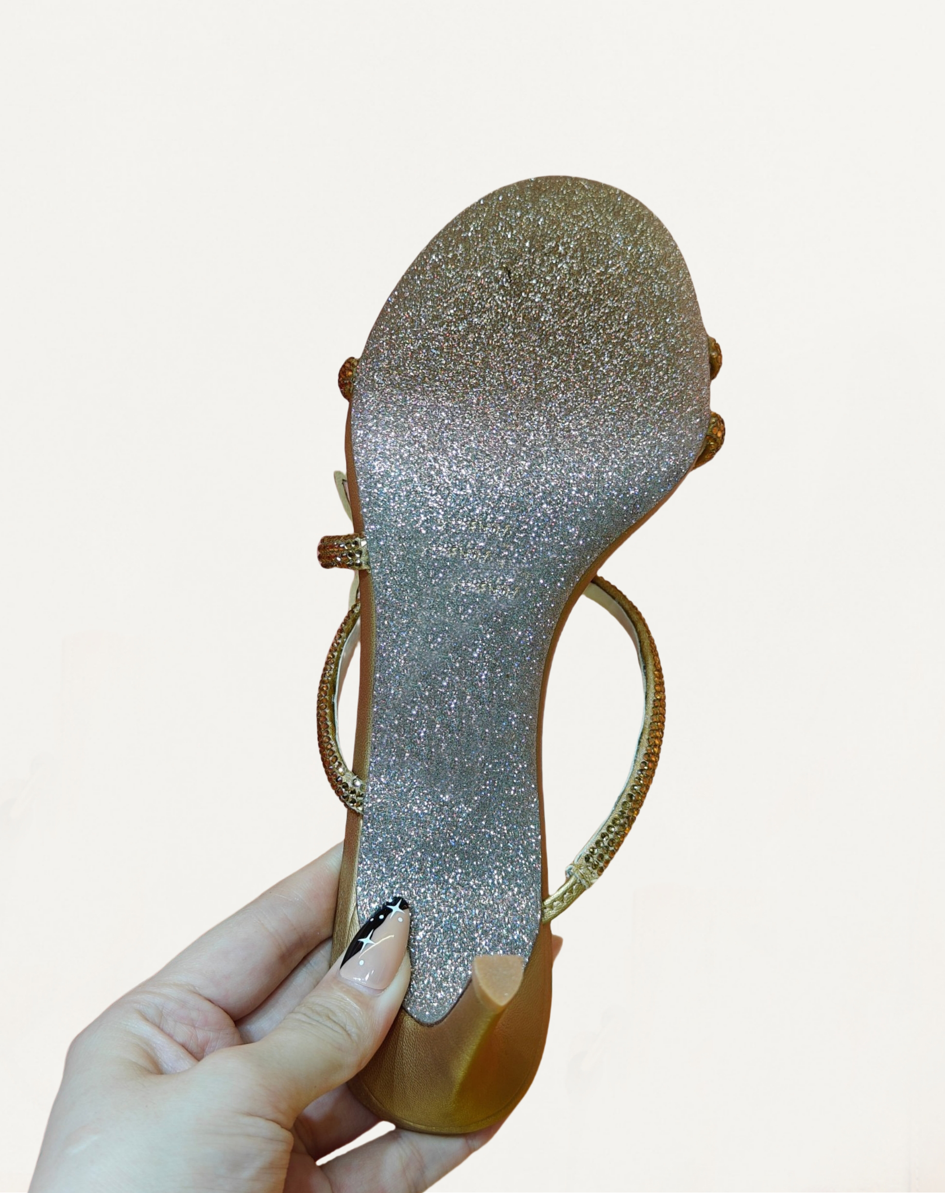 Size 35-43 Women Sandals Fashion French Gentle Style Versatile Trendy Diamond Design Triple Silver Free shipping