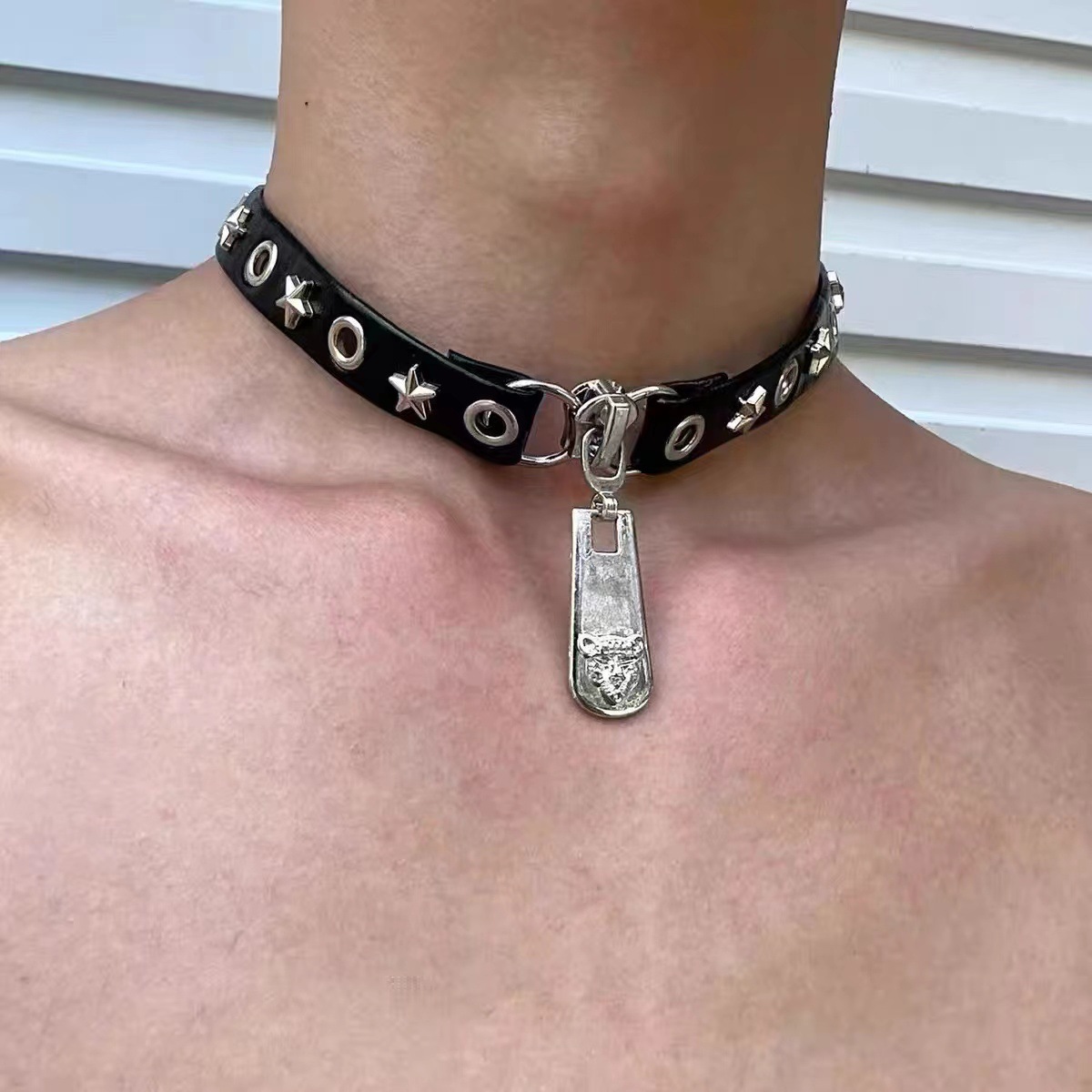 Chains Y2K 5PCS/LOT leather Hip-hop Rock Contrast Fluorescent Alien Pendant Long Sweater Chain Necklace