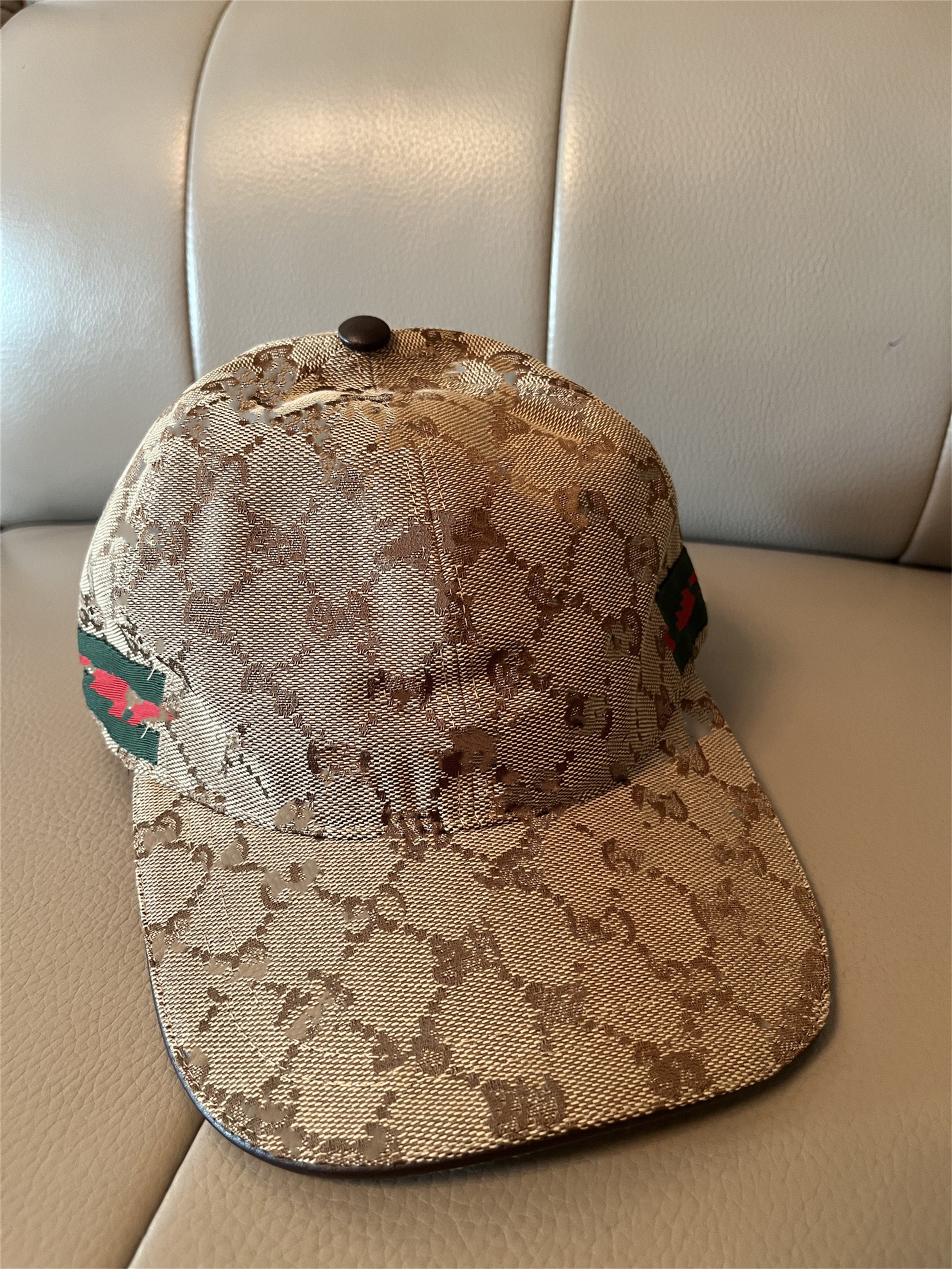 High-Quality Baseball Caps: 2025 Street Fashion Hats in 9 Colors - Adjustable Sports Caps for Men and Women 789B