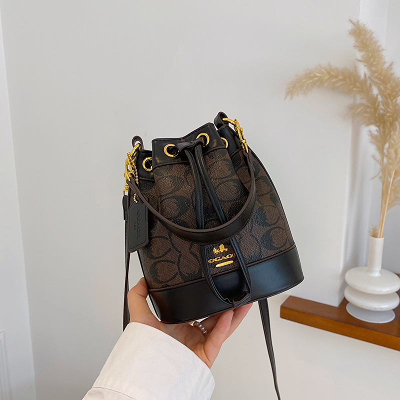 new free shipping Cross Body bag for woman fashion vintage Casual bucket handbag versatile shoulder bag white black