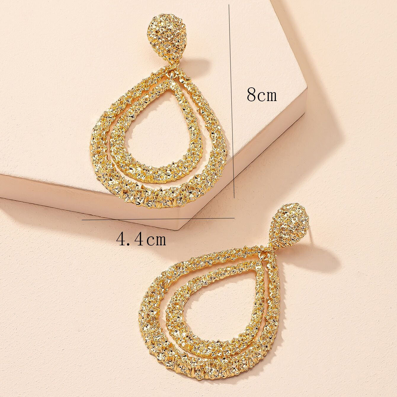 Elegant Dual-Layer Asymmetrical Pendant Accessories with Unique Artistic Design