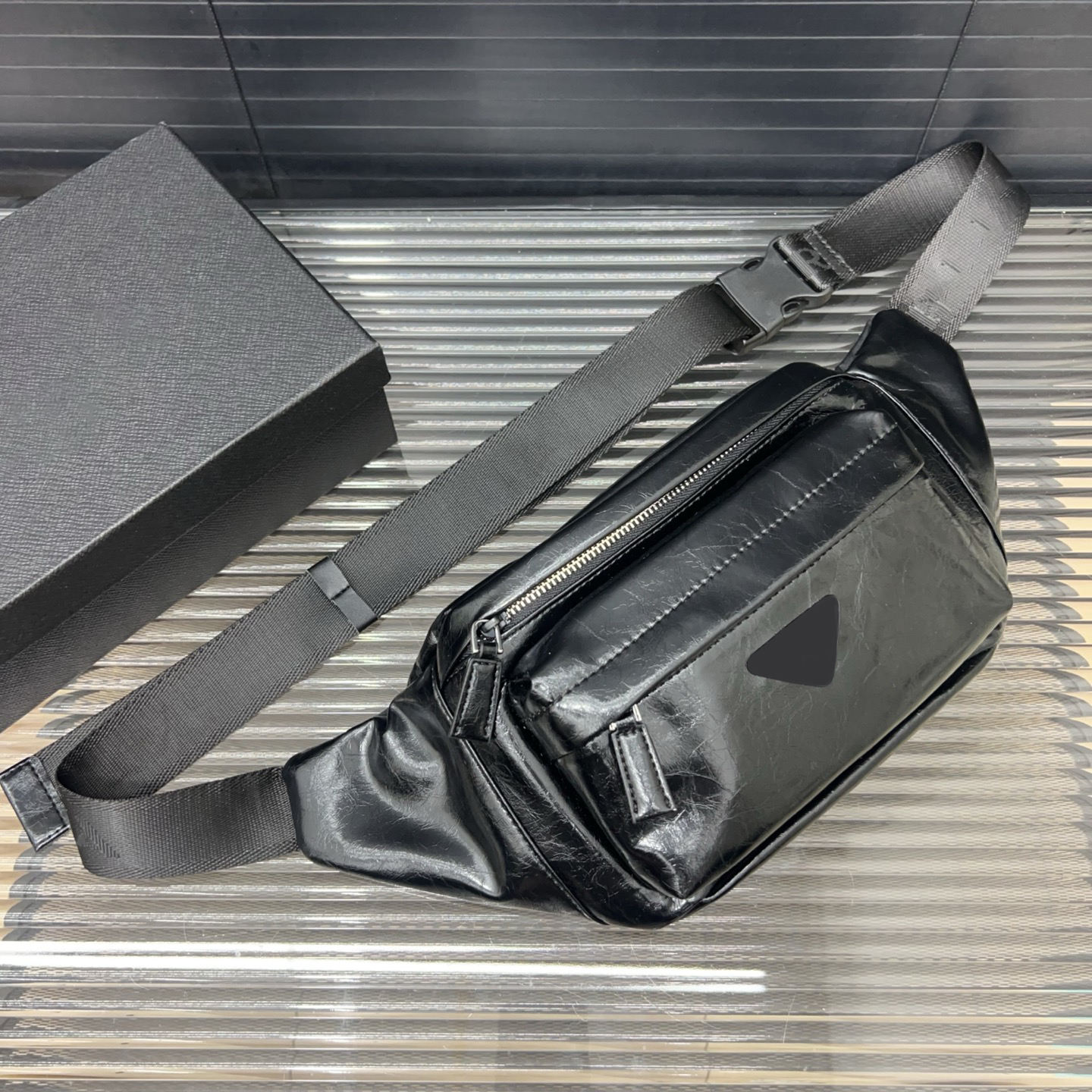 Black Bumbag Designer Waist Bags Leather Fanny Pack Black Crossbody Chest Bag Belt Bags Small Bum Bags Accessories Sport Daily Commute Purse Wallet BQD2506122